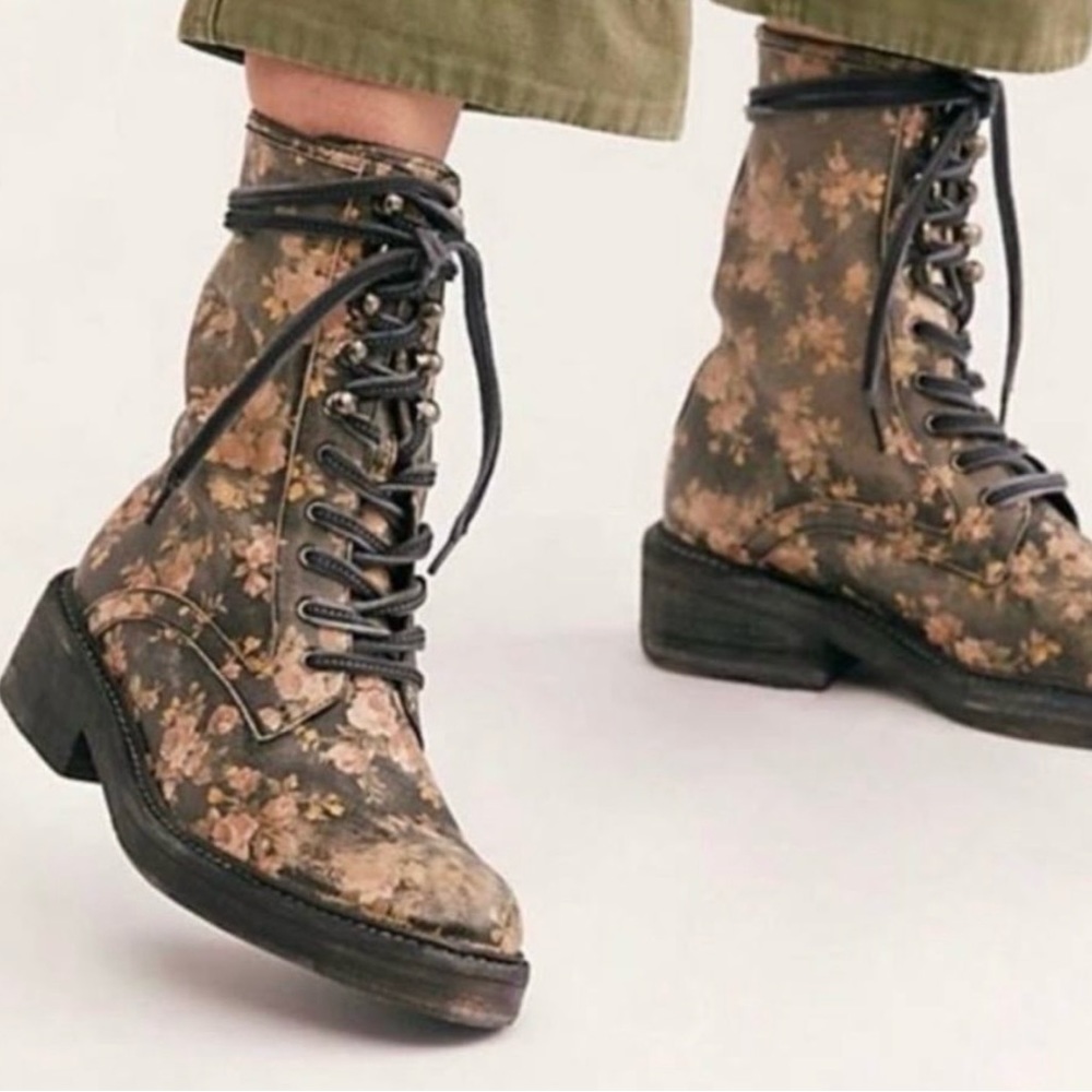 NEW Free People Santa Fe Lace Up Black Distressed Floral Leather Boots Sz 10